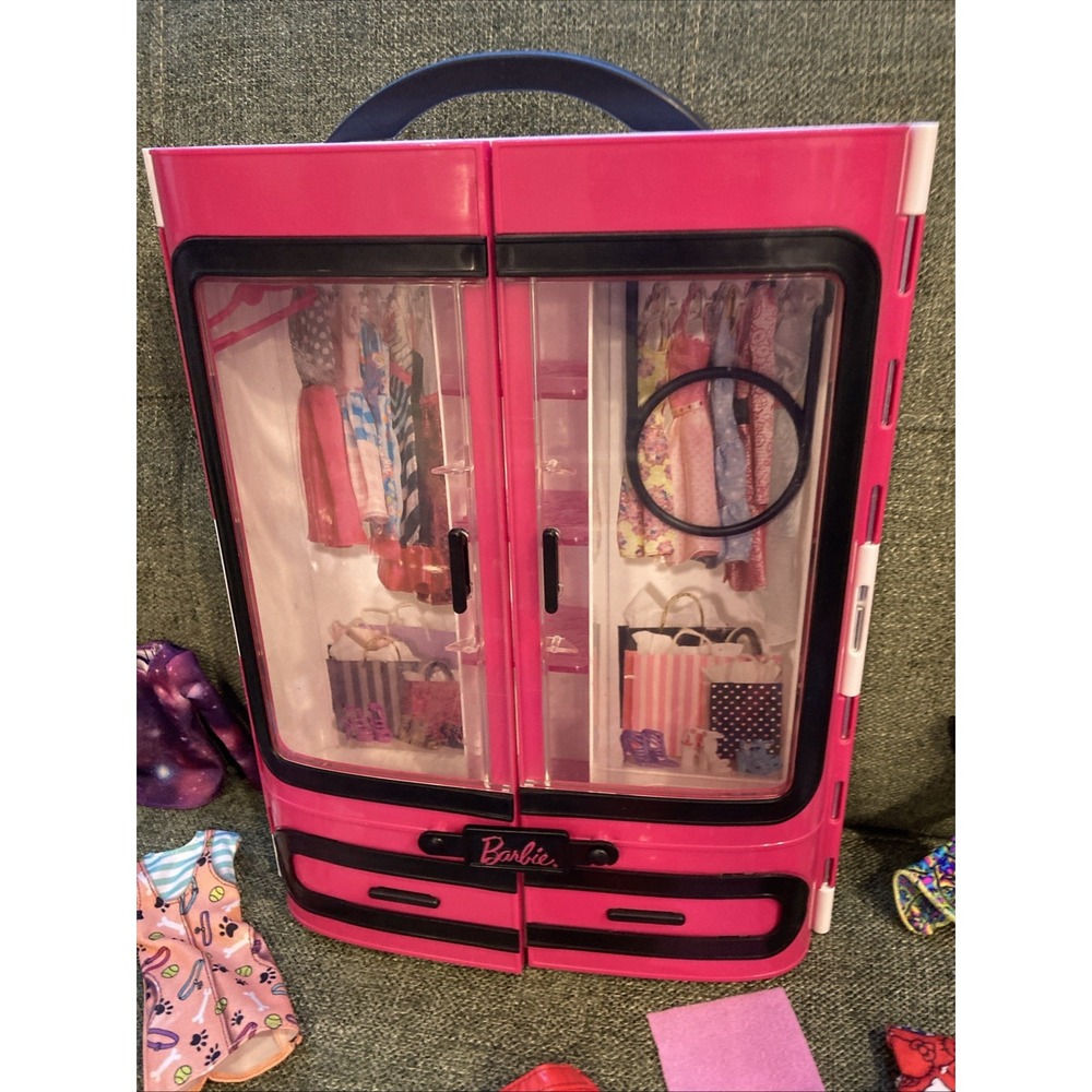 Vintage Barbie Wardrobe Case Lot - 25+ Clothes, Dresses, Ken Items, Shoes & More - Picture 2 of 14